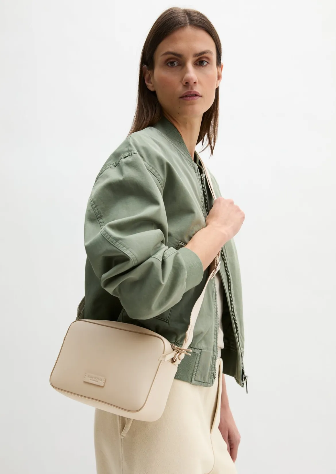 Camera-Bag small aus einer Lederalternative aus recyceltem Polyester