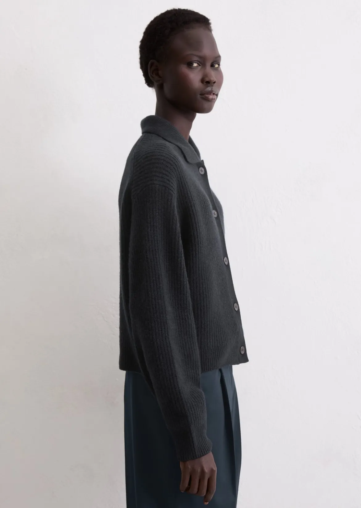 Cardigan relaxed aus weichem Merinowolle-Mix