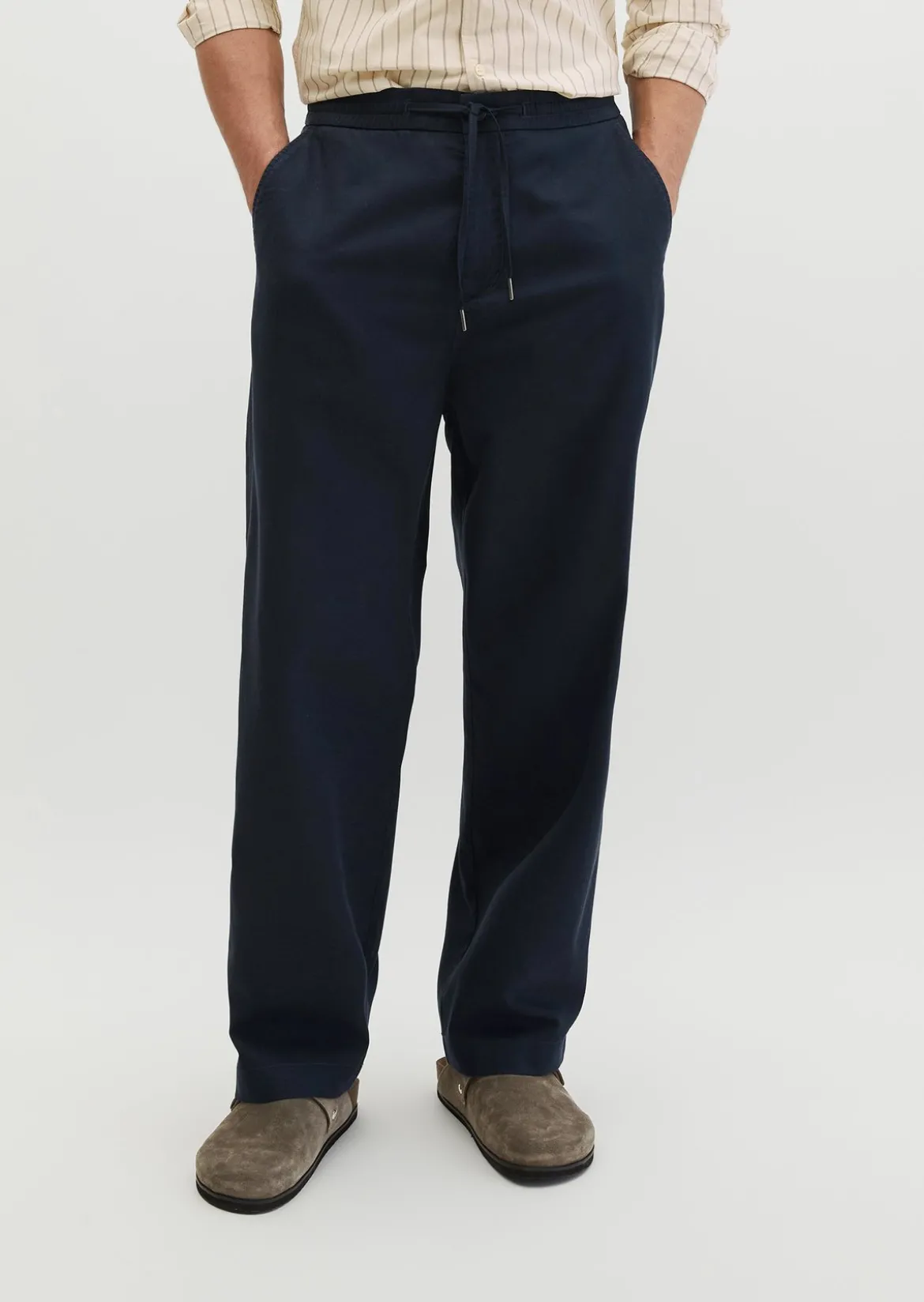 Chino Model Mossbo Jogger wide aus TENCEL™ Lyocell -Leinen-Mix