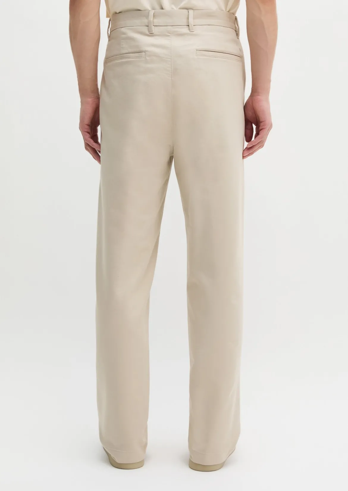 Chino Model Mossbo wide aus elastischem Bio-Baumwollsatin