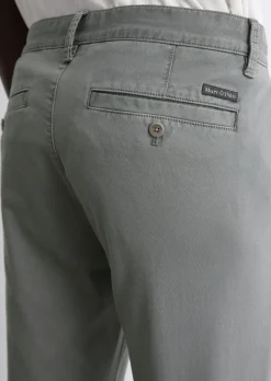 Chino Model Stig shaped aus Bio-Baumwoll-Mix