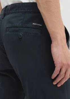 Chino Model Stig shaped aus Bio-Baumwoll-Mix