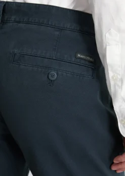 Chino Model Stig shaped aus Bio-Baumwoll-Mix