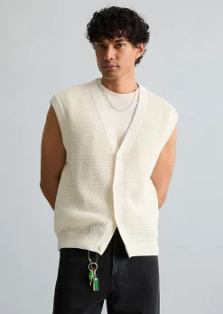 DfC Ärmellose Strickjacke relaxed mit luftiger Lochstruktur