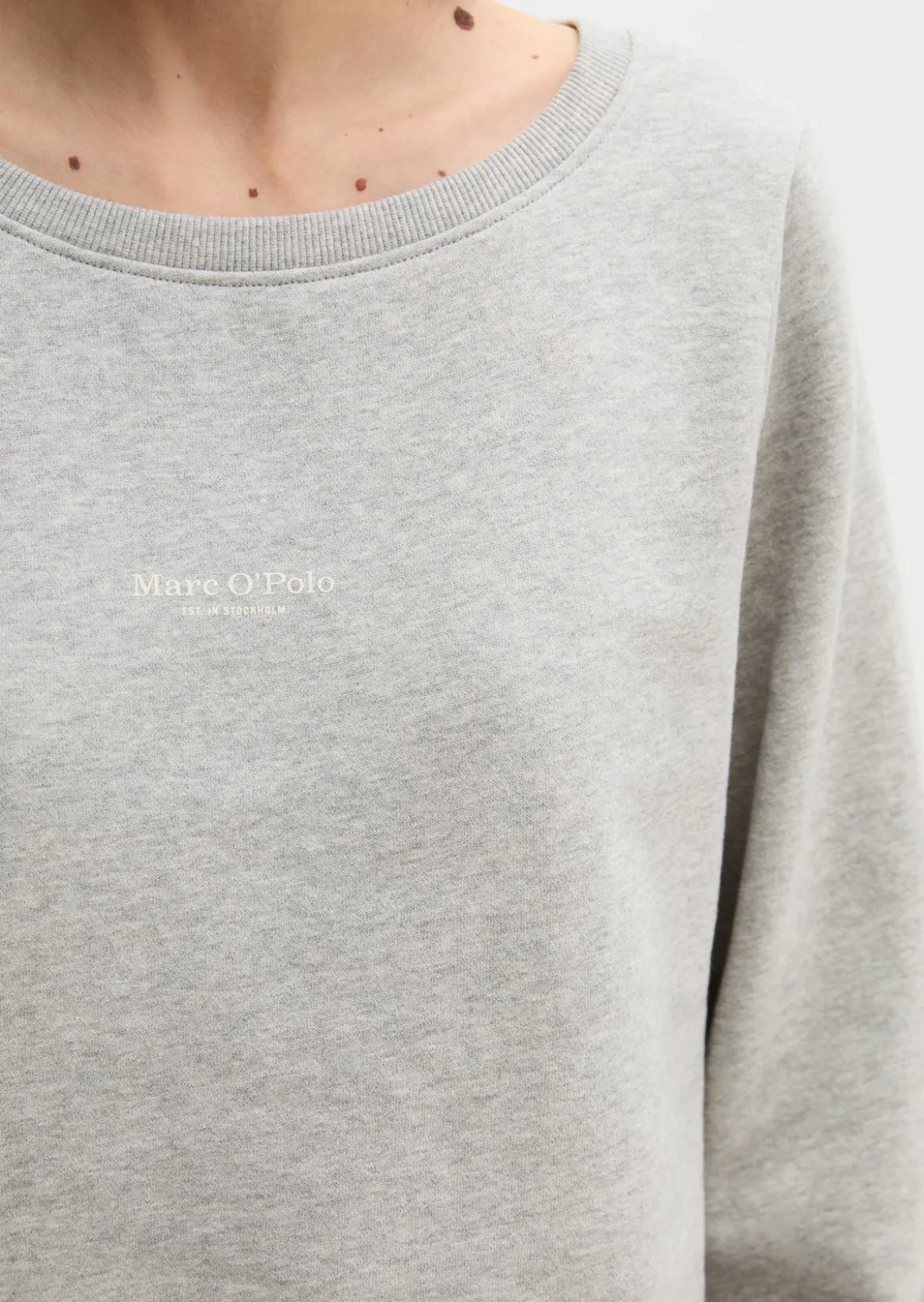 DfC Sweatshirt relaxed garment-dyed mit gepeachter Oberfläche