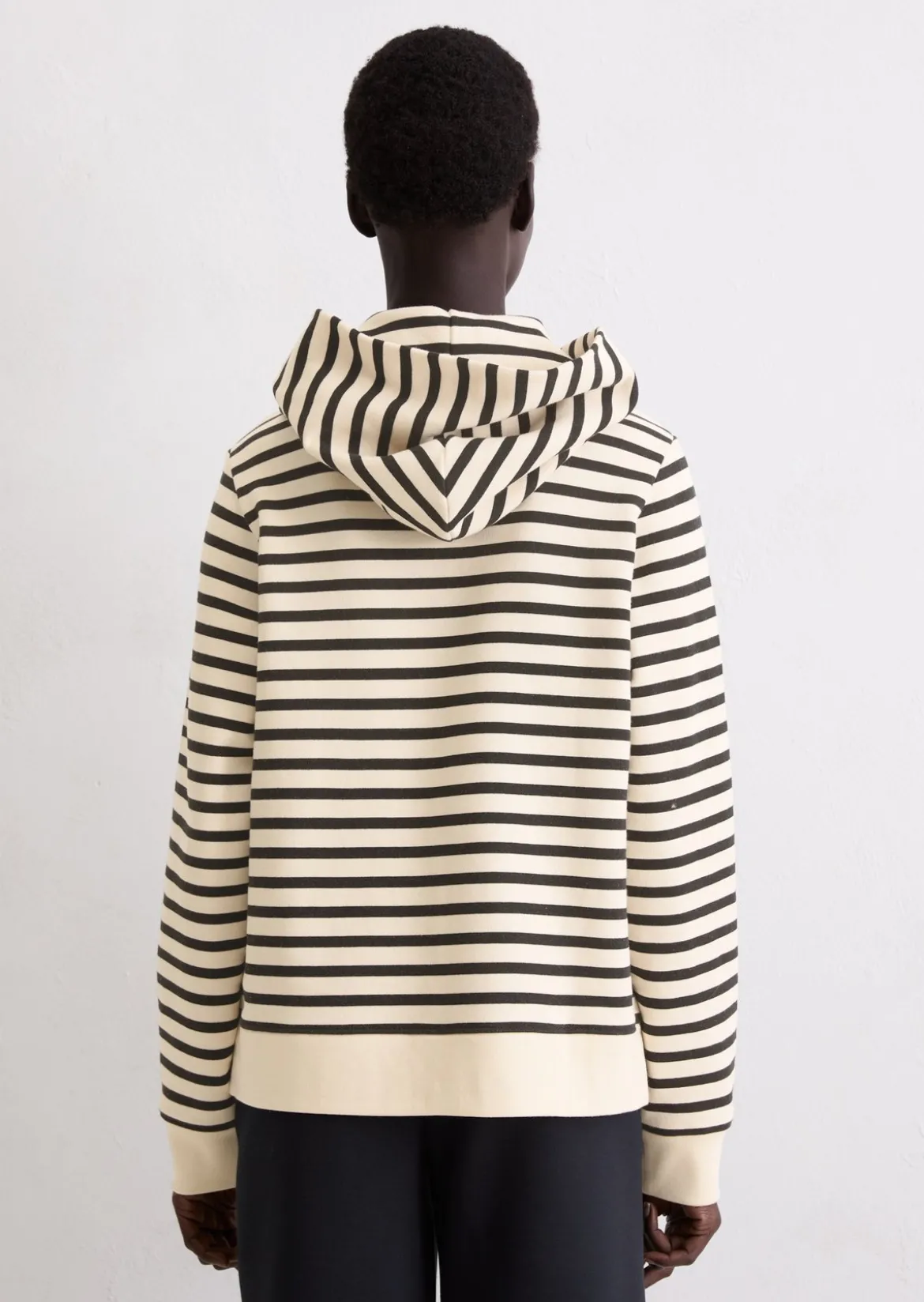 Gestreiftes Kapuzen-Sweatshirt relaxed aus Organic Cotton