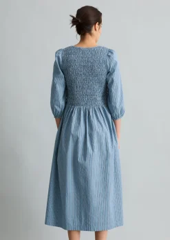 Gestreiftes Kleid mit gesmoktem Oberteil