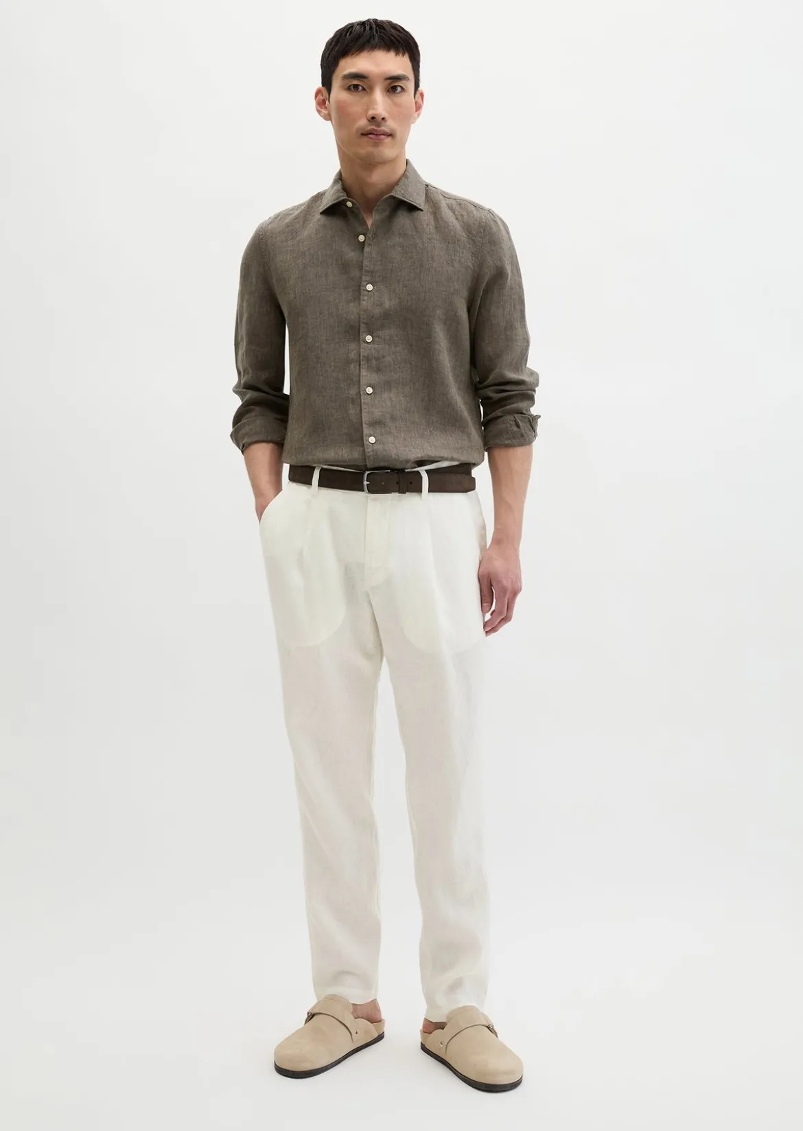 Haifischkragen-Hemd shaped aus feinem Leinen-Chambray