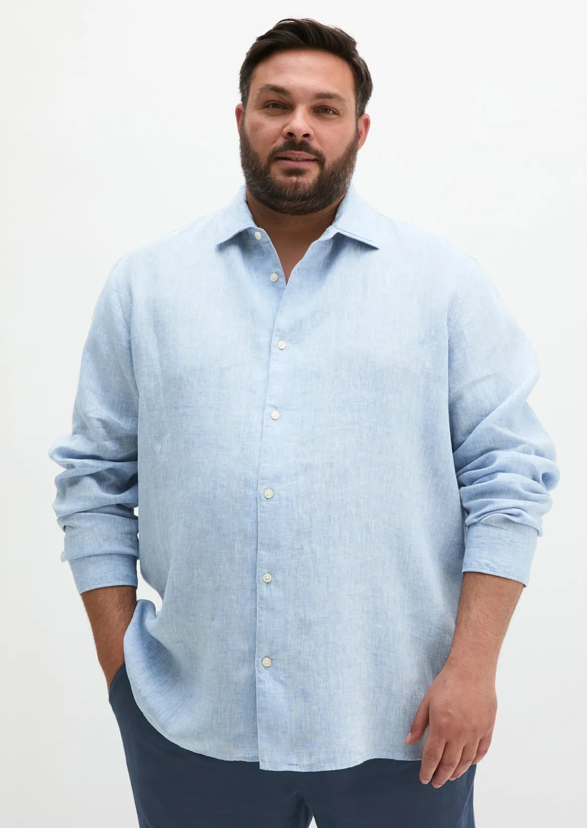 Haifischkragen-Hemd shaped aus feinem Leinen-Chambray