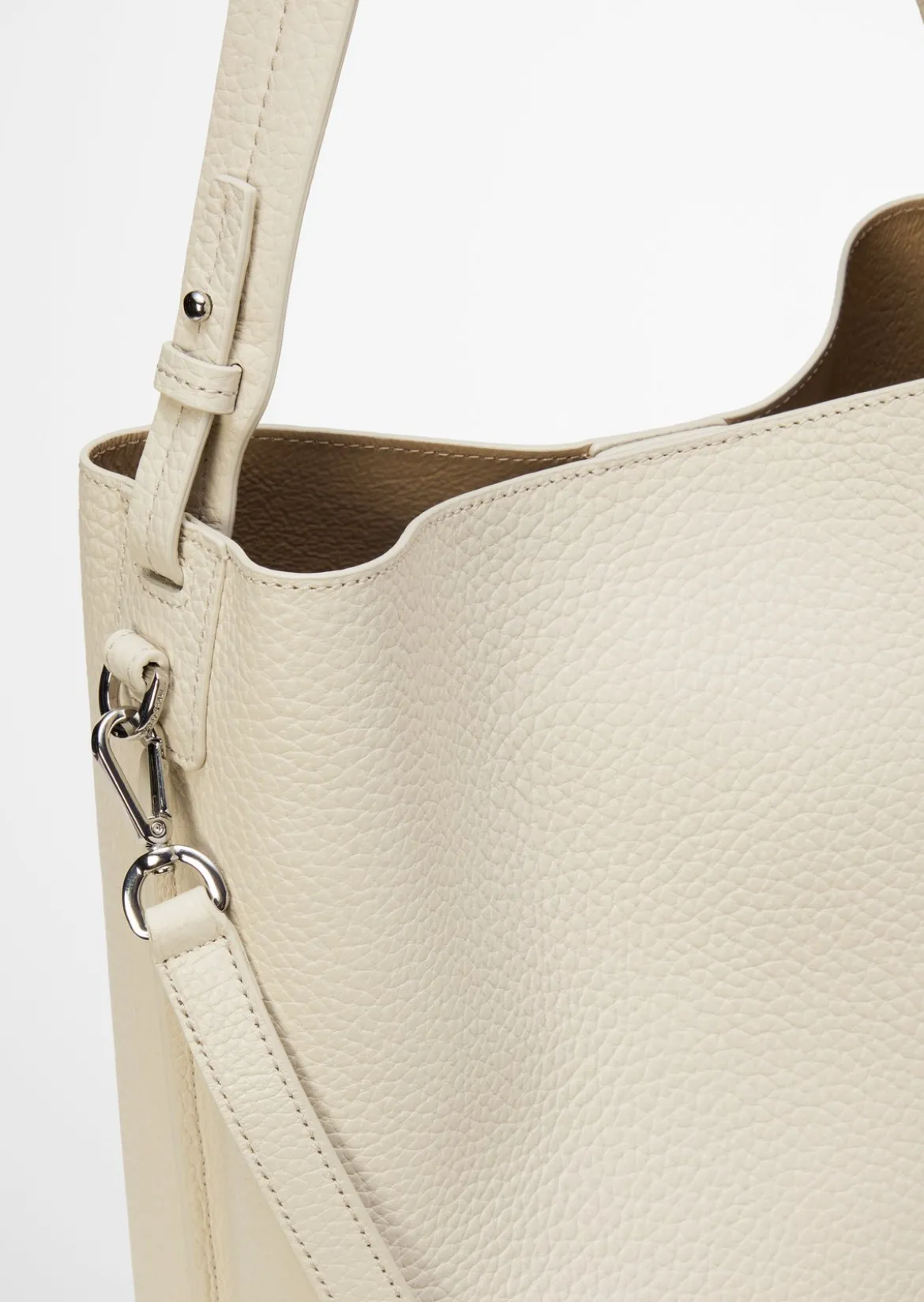 Hobo Bag medium aus genarbtem Rindleder