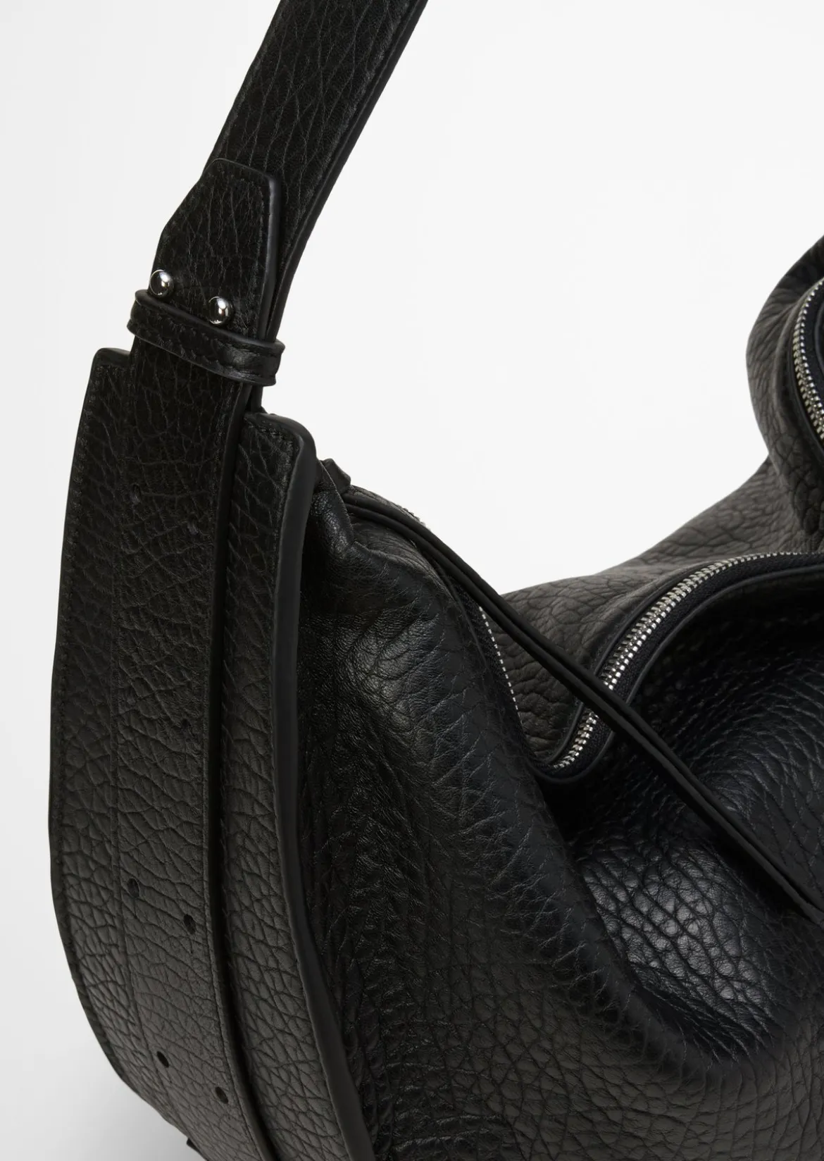 Hobo Bag medium im Slouchy-Shape mit festem Boden