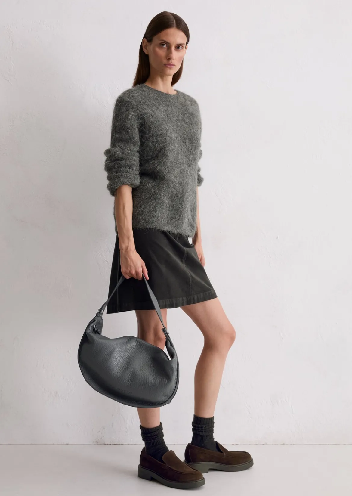 Hobo Bag medium im Slouchy-Shape mit festem Boden