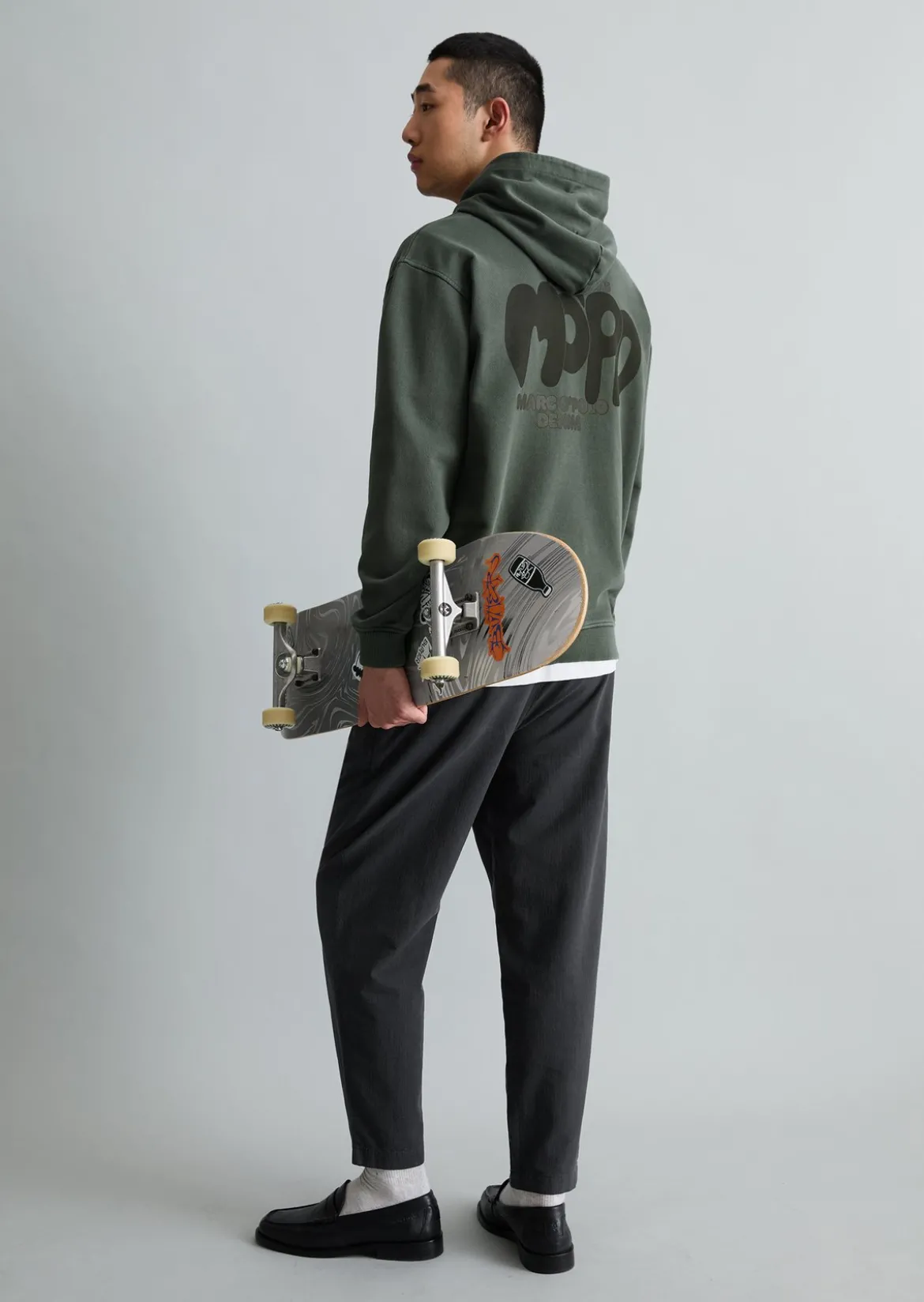 Hoodie relaxed aus recycelter Baumwolle