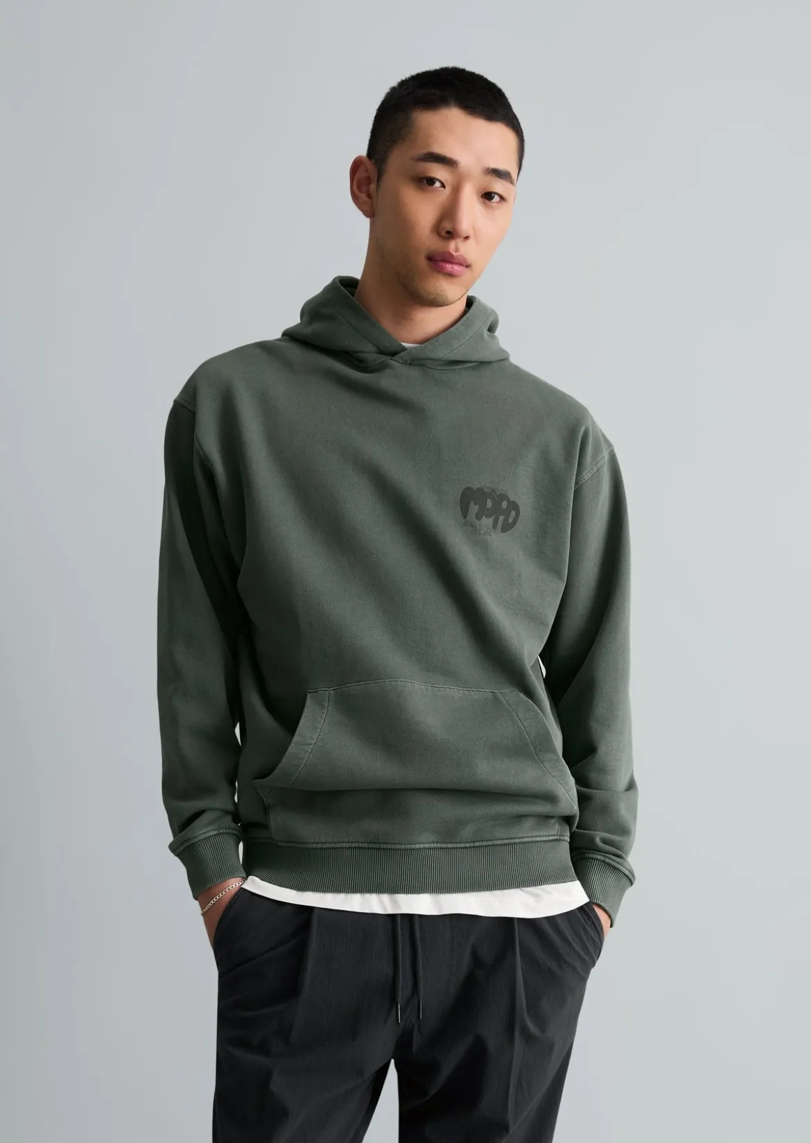 Hoodie relaxed aus recycelter Baumwolle