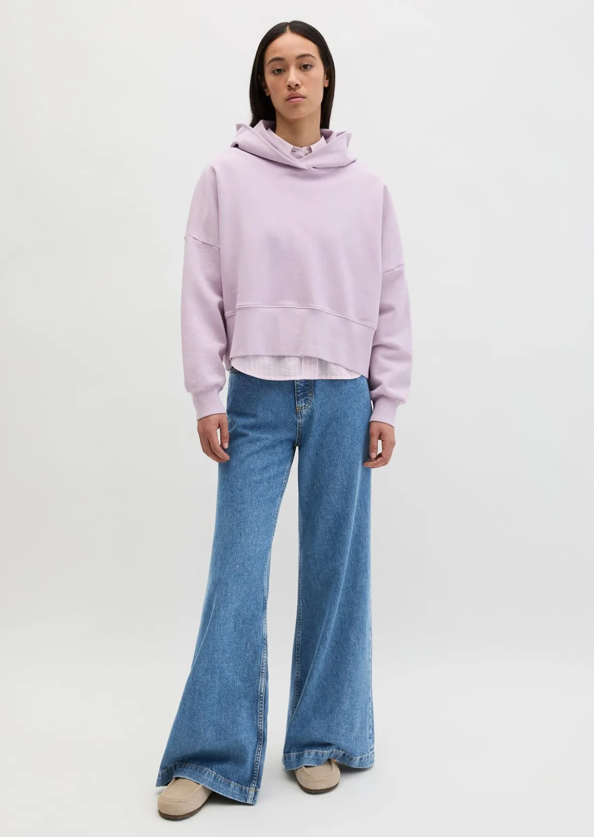 Hoodie relaxed garment-dyed mit recycelter Baumwolle