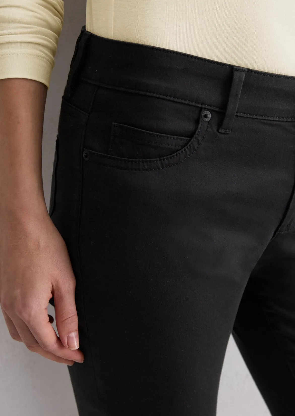 Hose Model Alby slim aus Smooth Sateen Stretch