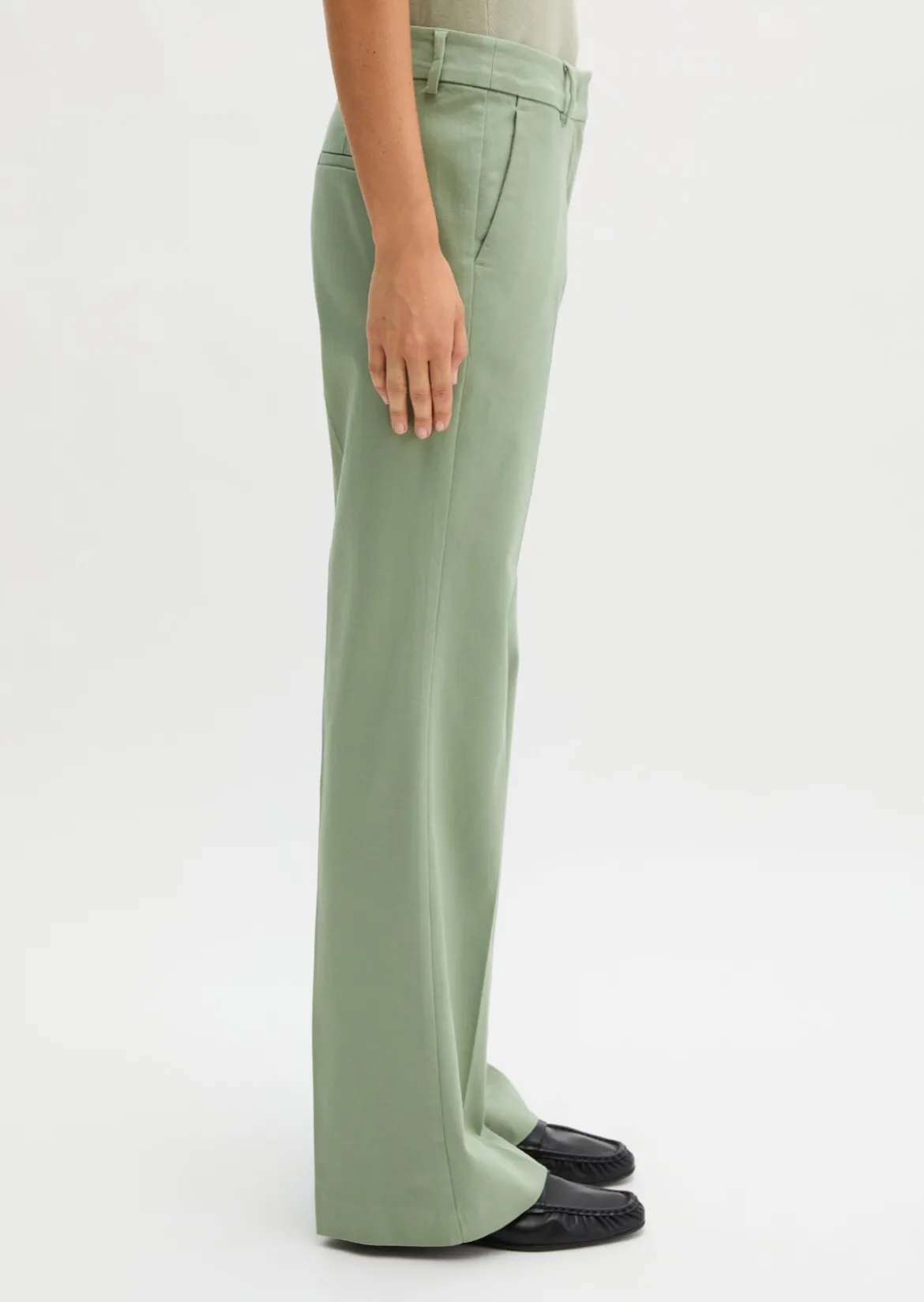 Hose Model Marthe flared aus Superstretch-Twill