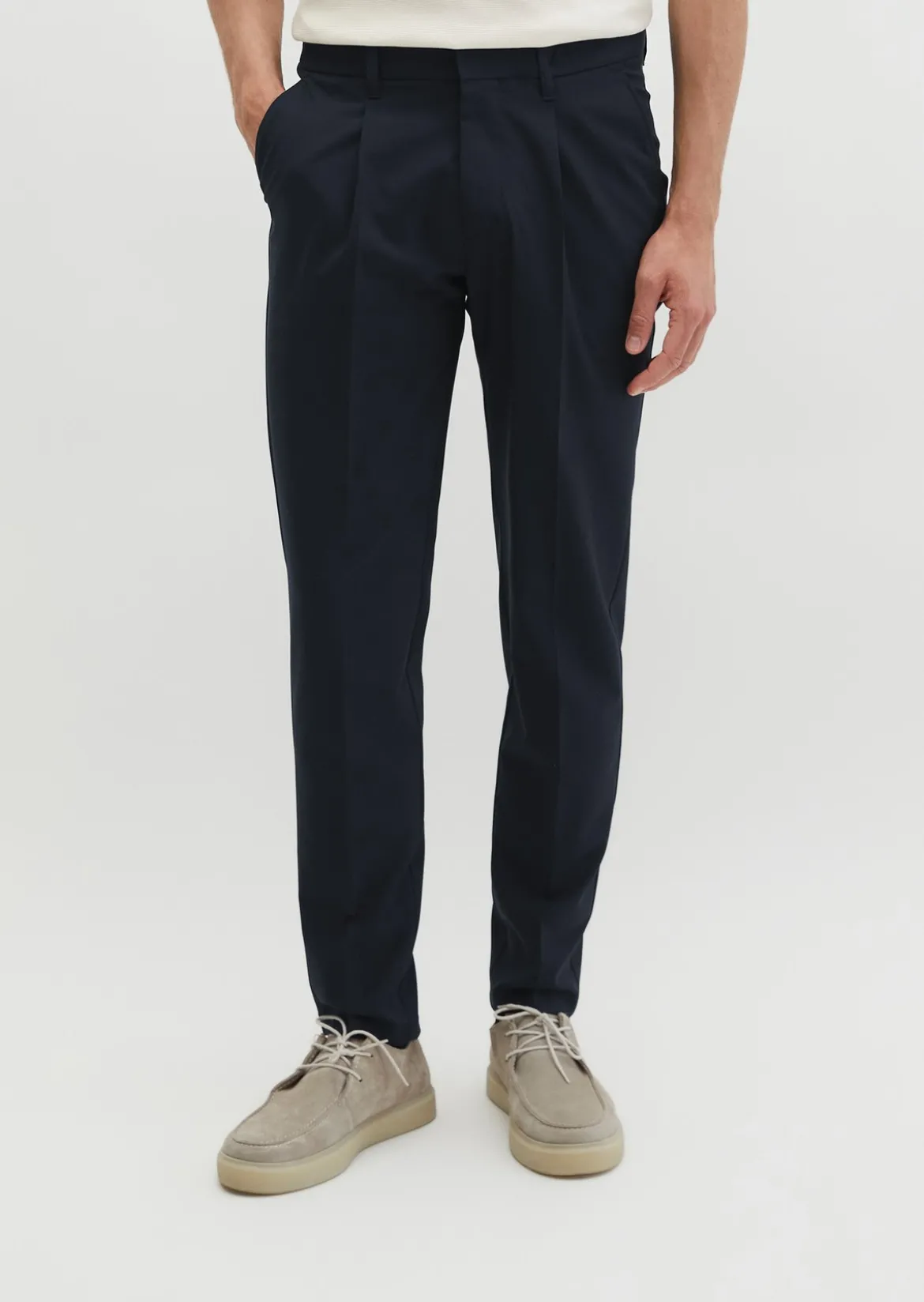Hose Model Morot Jogger Travel Collection aus leichtem Technical Wool Blend