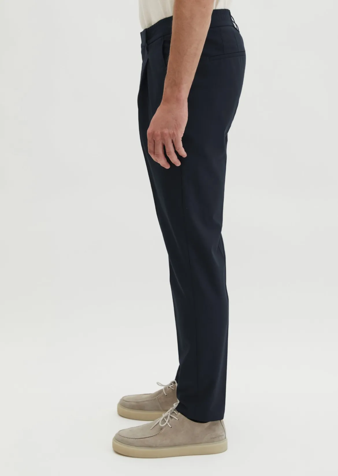 Hose Model Morot Jogger Travel Collection aus leichtem Technical Wool Blend