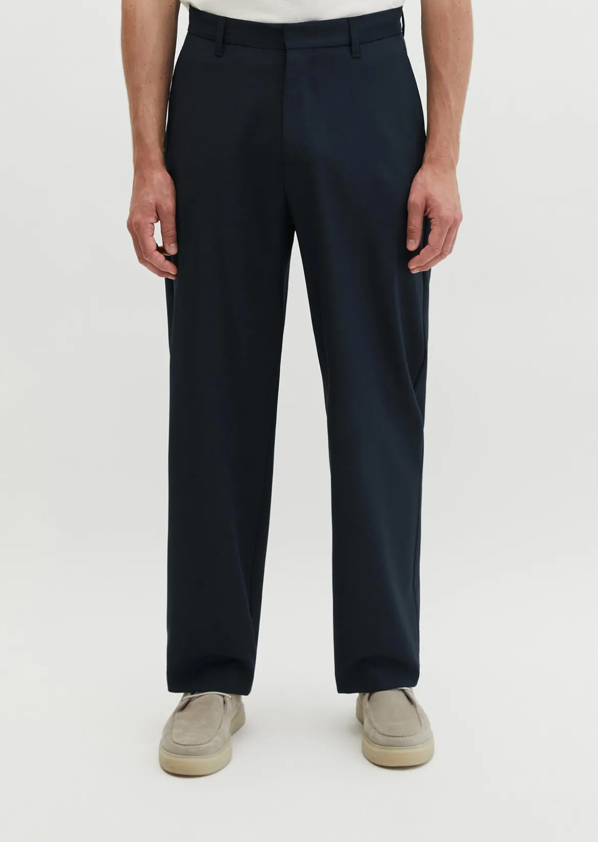 Hose Model Mossbo Travel Collection aus leichtem Technical Wool Blend