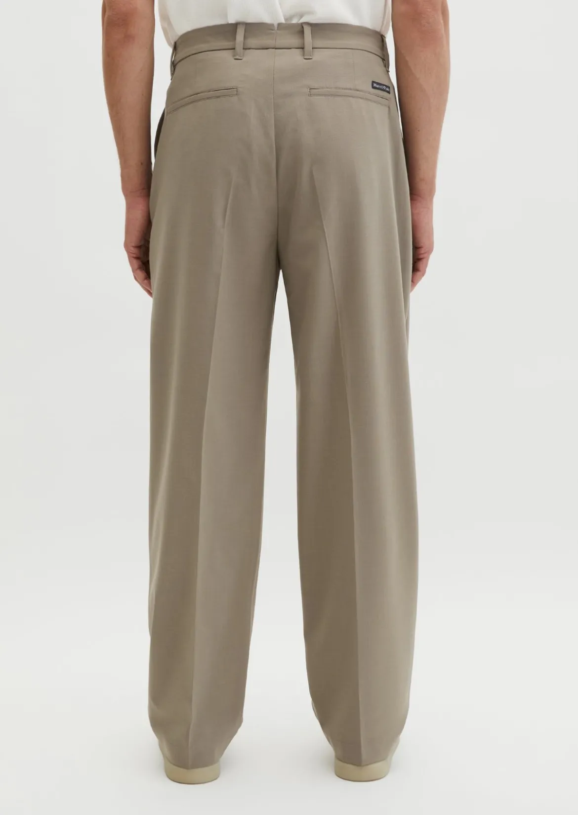 Hose Model Mossbo Travel Collection aus leichtem Technical Wool Blend