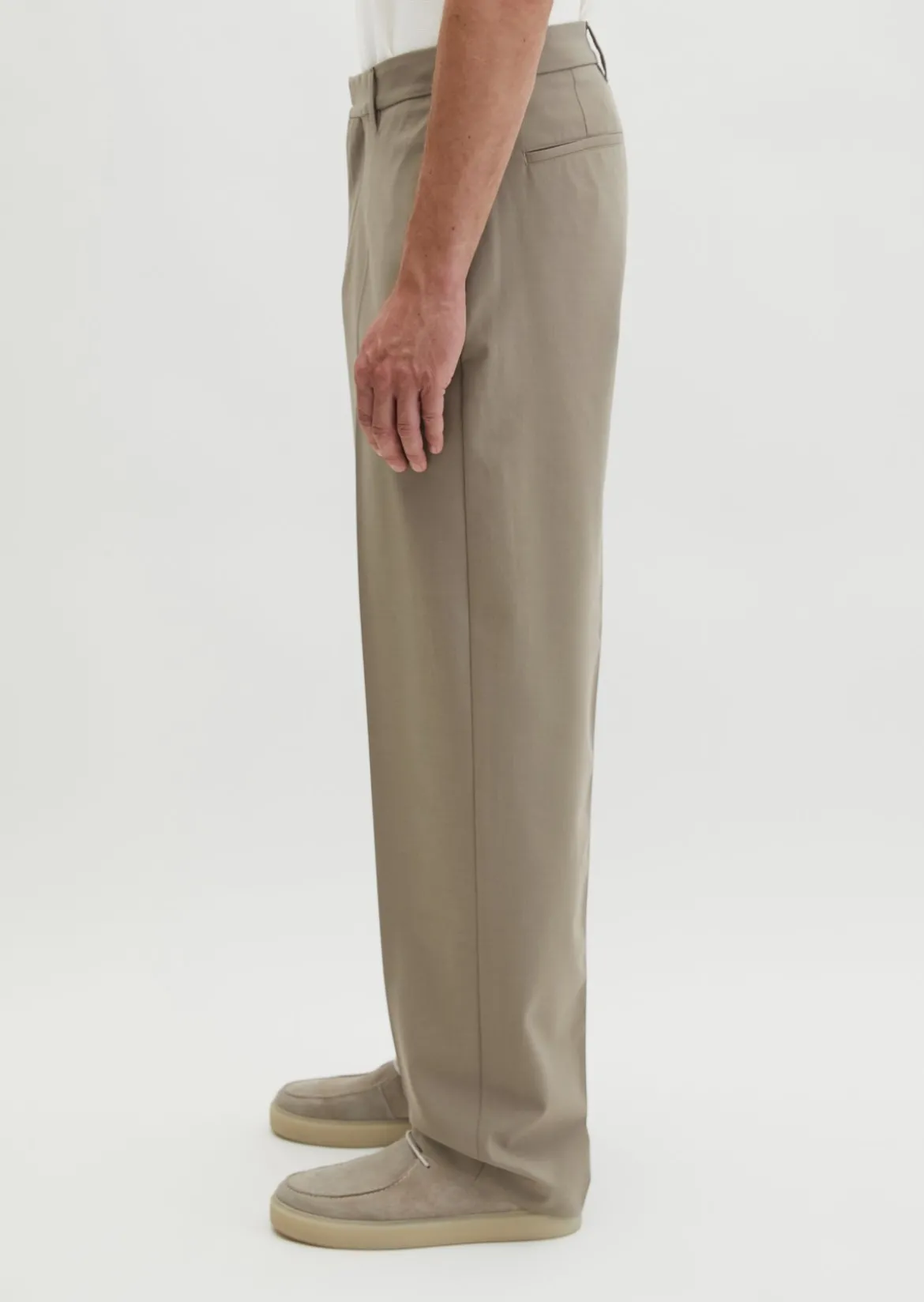 Hose Model Mossbo Travel Collection aus leichtem Technical Wool Blend