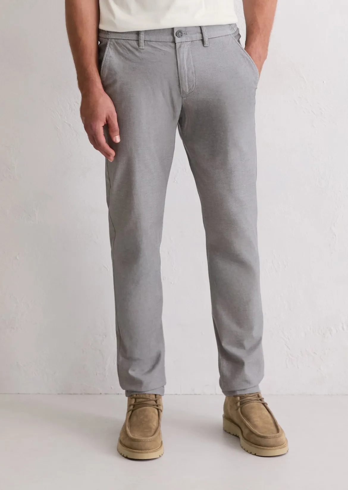 Hose Model Stig Jogger shaped aus Two-Tone Organic Cotton Stretch