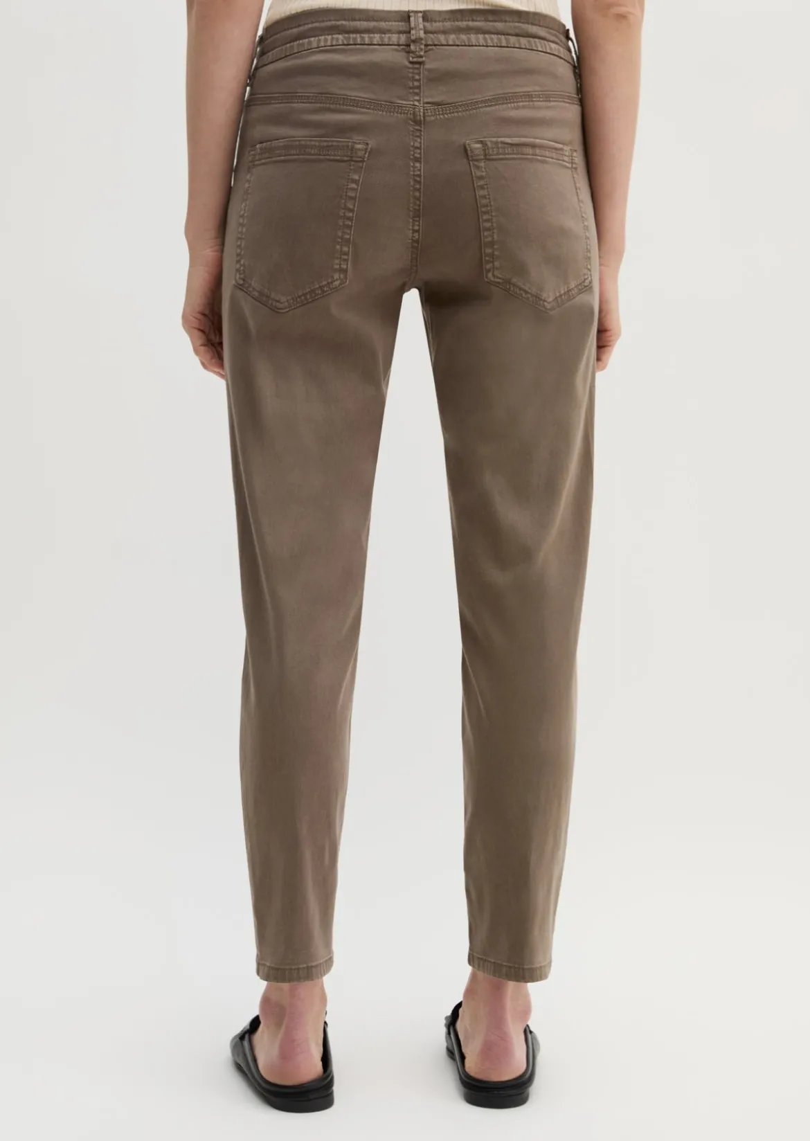 Hose Model Theda boyfriend cropped mit TENCEL™ Lyocell