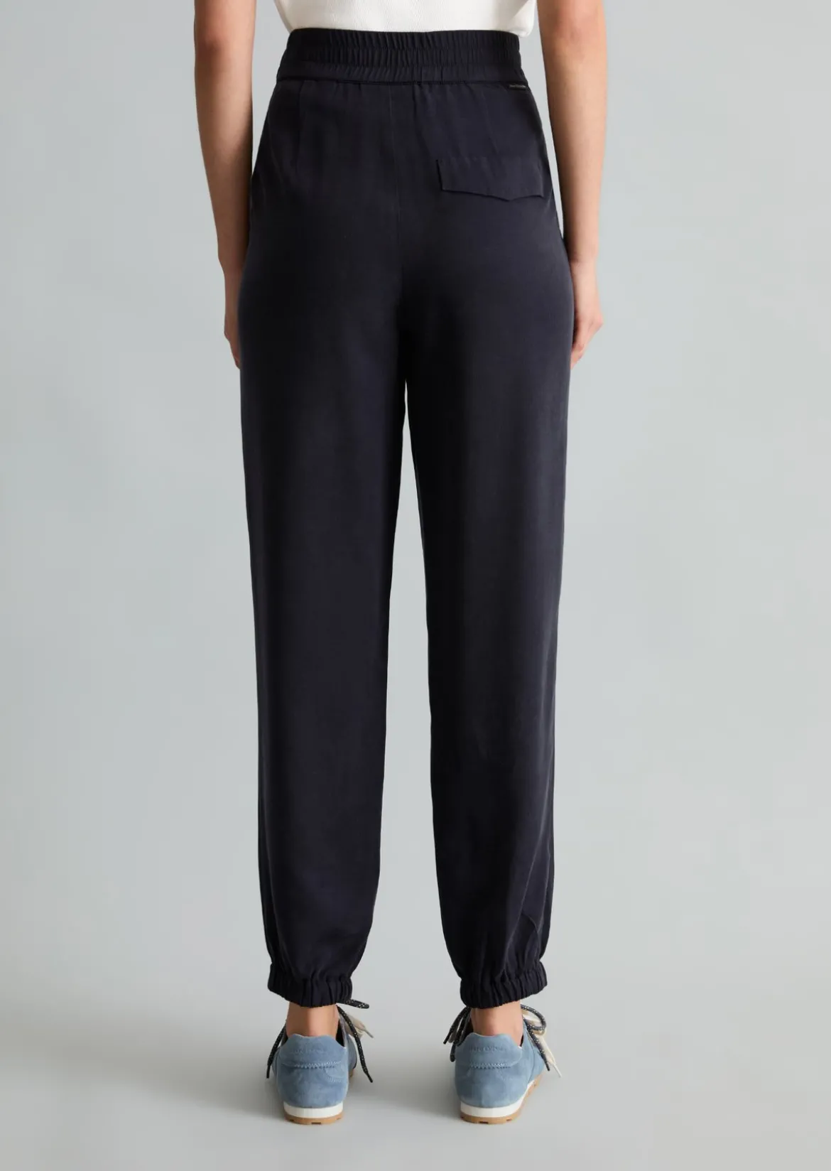 Hose relaxed aus LENZING™ Lyocell
