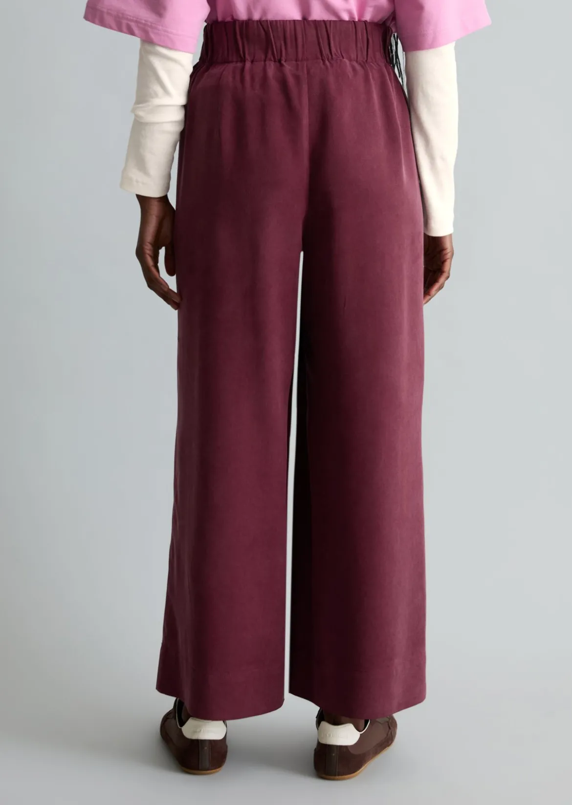 Hose relaxed aus LENZING™ Lyocell