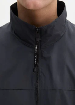 Jacke regular aus recyceltem Polyester