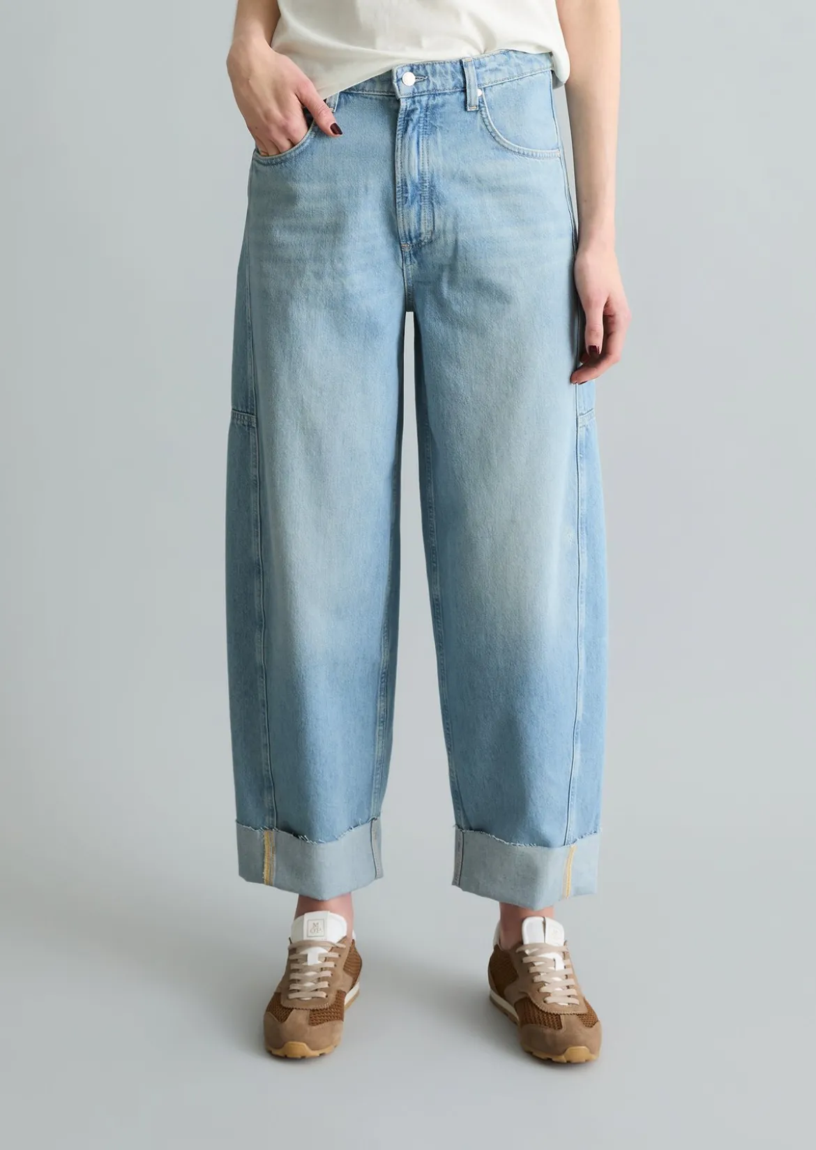 Jeans Model Enni wide barrel cropped aus reiner Bio-Baumwolle