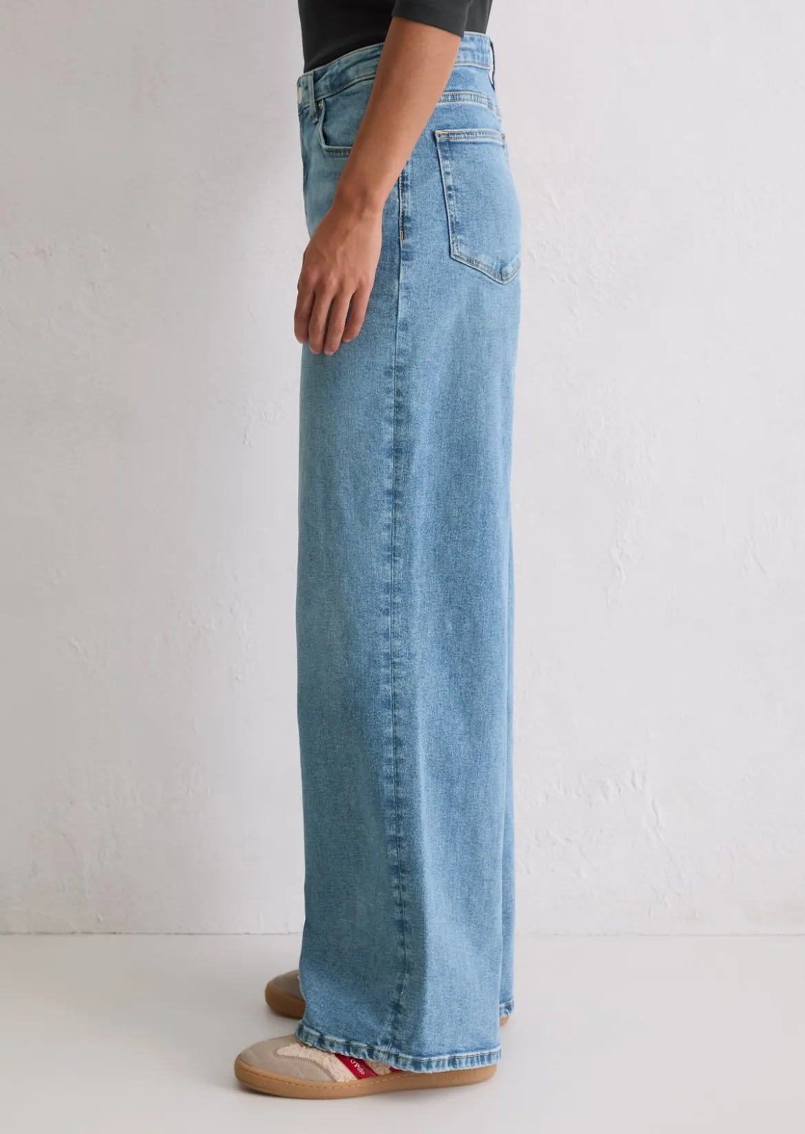 Jeans Model Lania wide aus Organic-Cotton-Polyester-Stretch