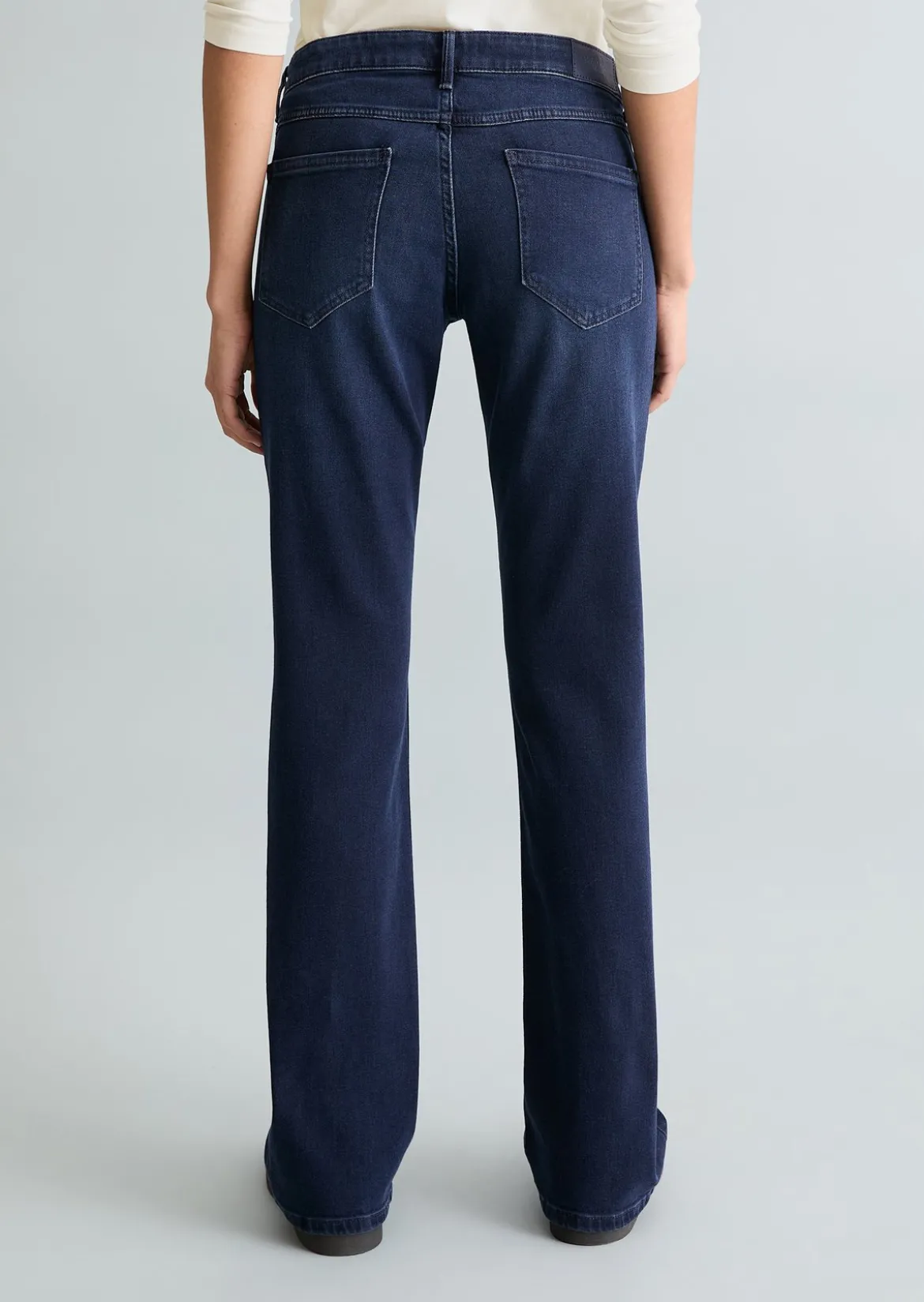 Jeans Model Nella slim bootcut aus Organic-Cotton-Stretch