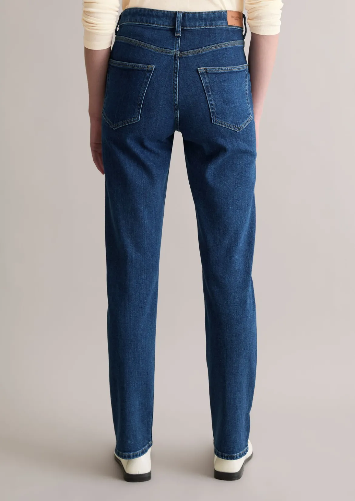 Jeans Model Onna straight aus weichem Organic-Cotton-Lyocell-Stretch