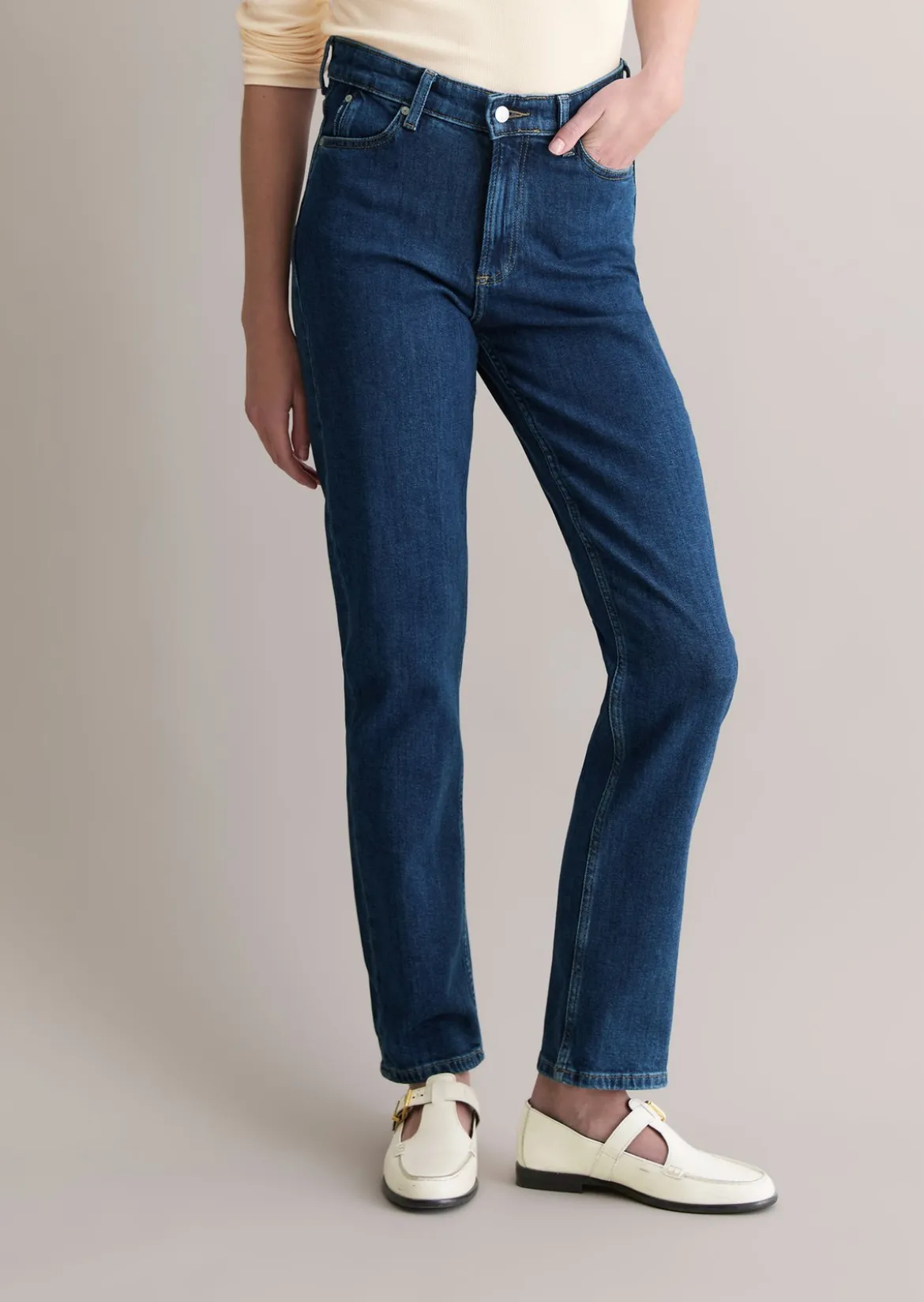 Jeans Model Onna straight aus weichem Organic-Cotton-Lyocell-Stretch