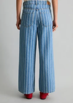 Jeans Model Tomma wide aus leichter Bio-Baumwoll-Qualität