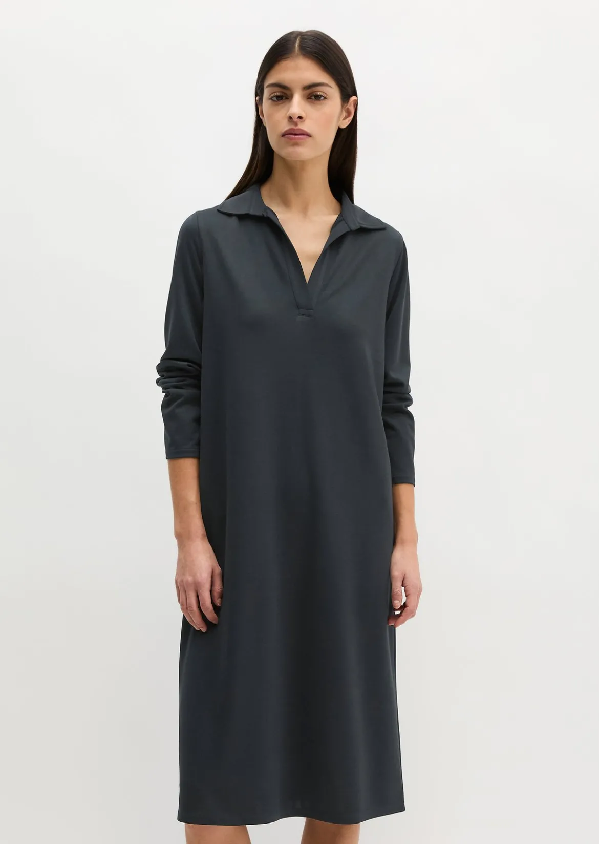 Jerseykleid fitted aus fließendem Soft-Touch-Jersey