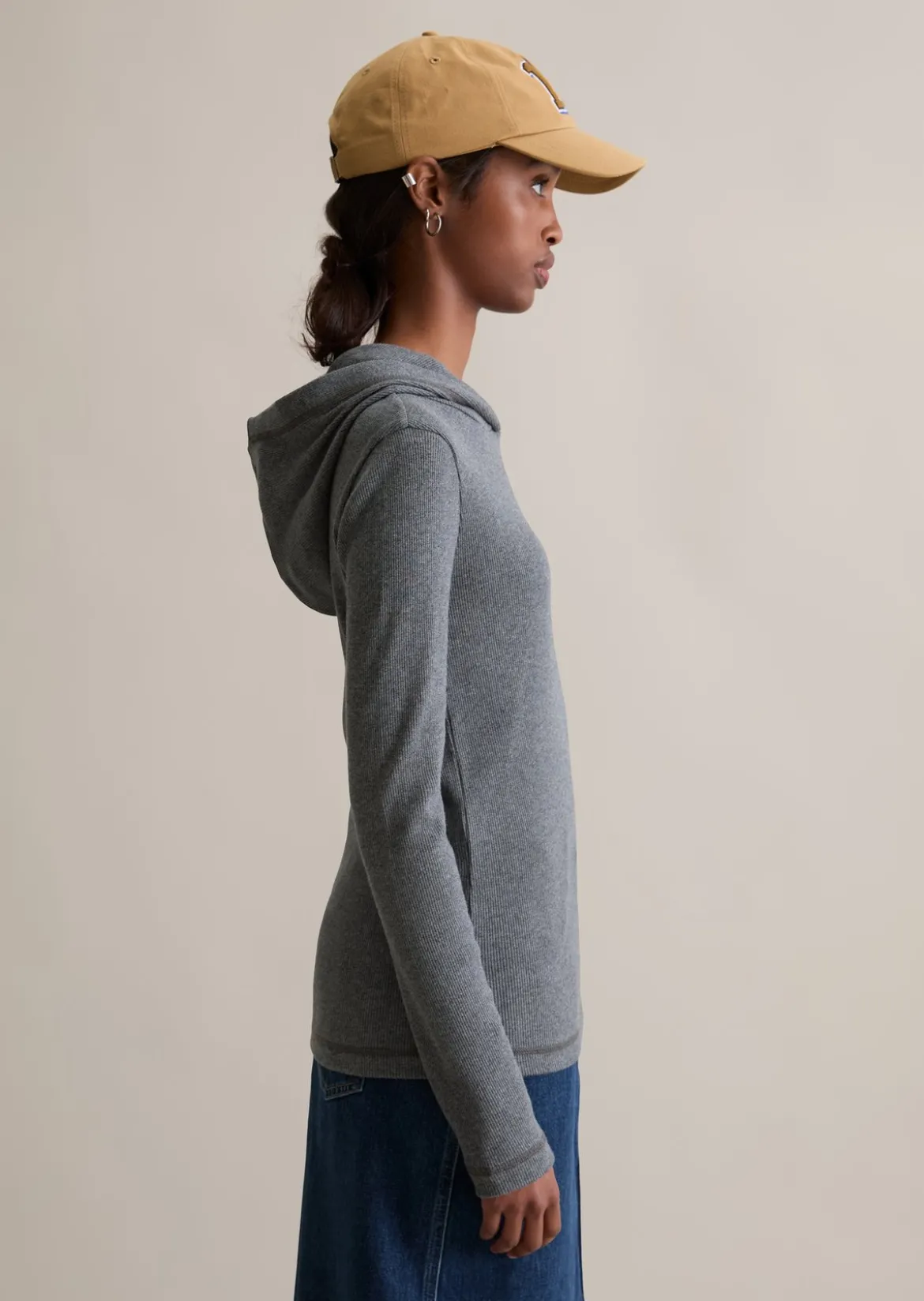 Kapuzen-Longsleeve slim aus weichem Rippjersey