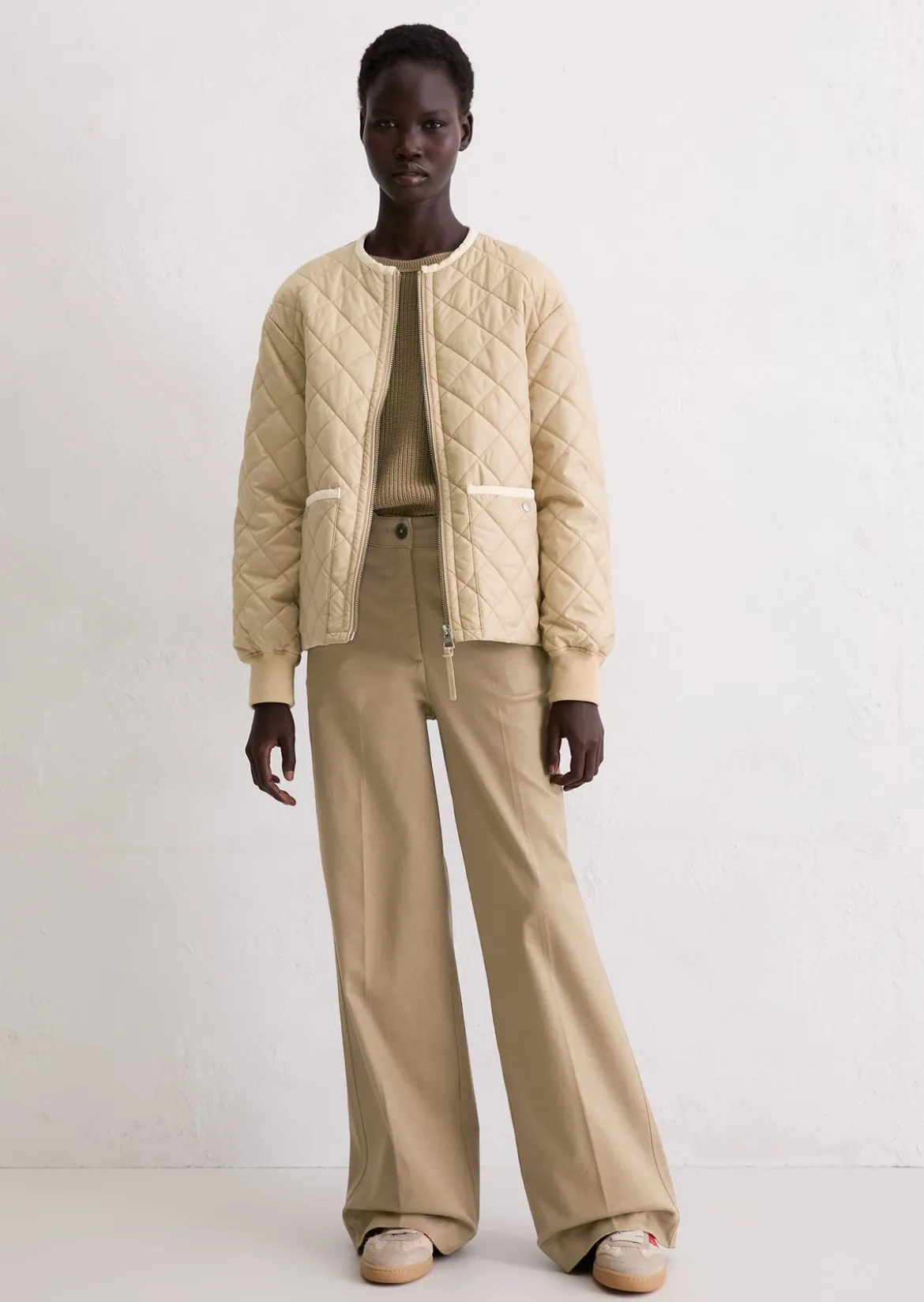 Kragenlose Steppjacke relaxed aus recyceltem Polyester