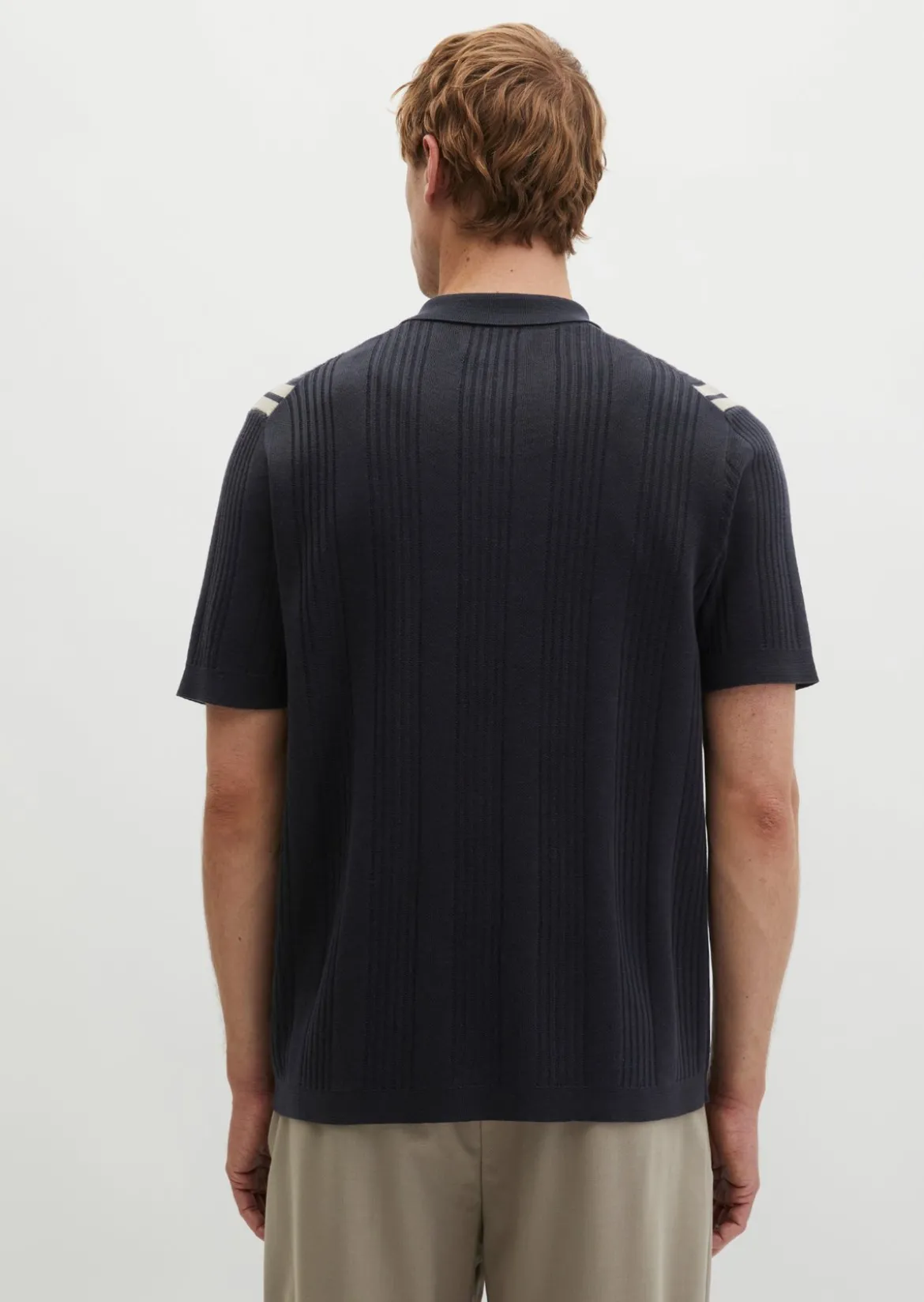 Kurzarm-Feinstrickshirt DFB Travel Collection aus reiner Bio-Baumwolle
