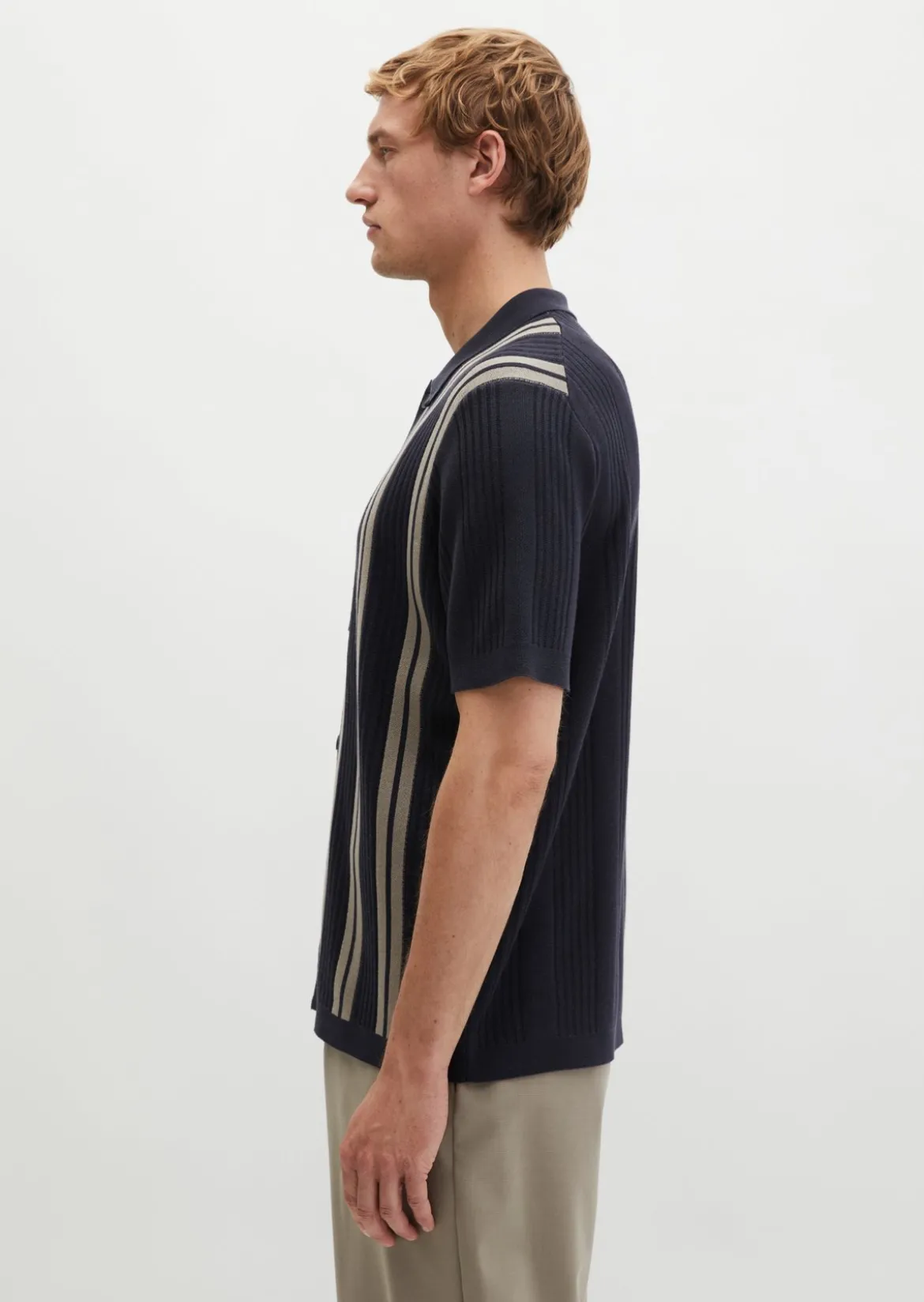 Kurzarm-Feinstrickshirt DFB Travel Collection aus reiner Bio-Baumwolle