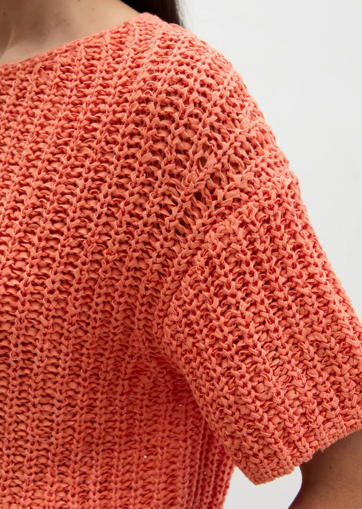 Kurzarm-Strickpullover boxy aus Bändchengarn