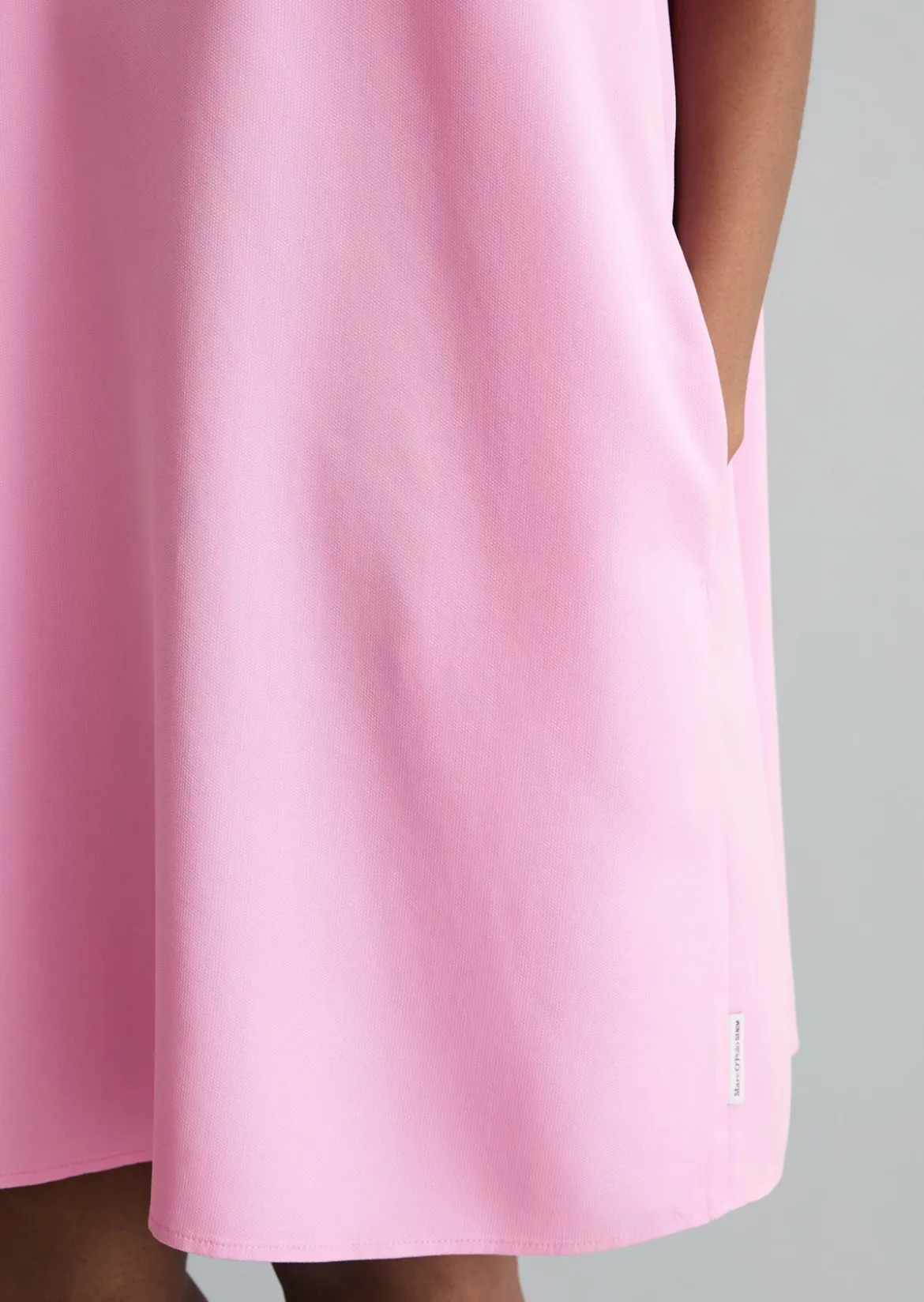 Kurzes Kleid relaxed aus LENZING™ Lyocell