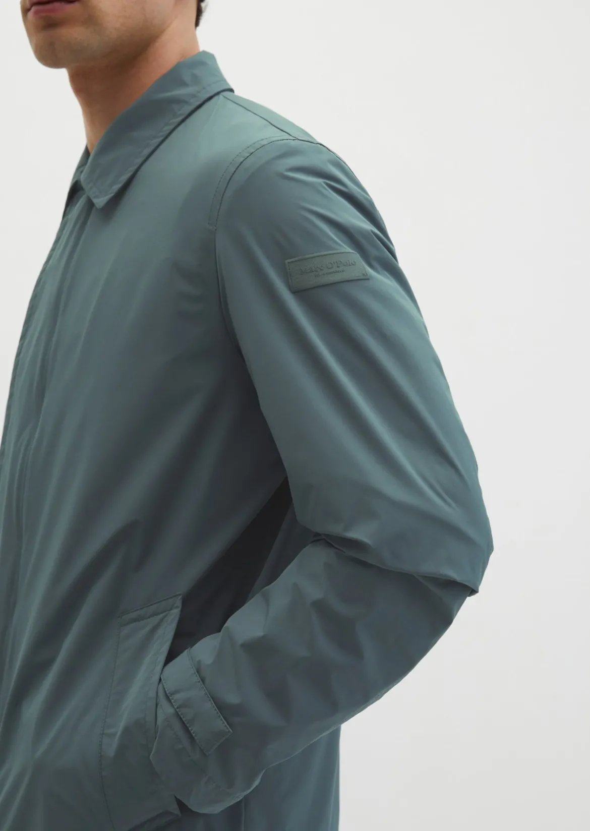 Kurzmantel regular aus recyceltem Polyester