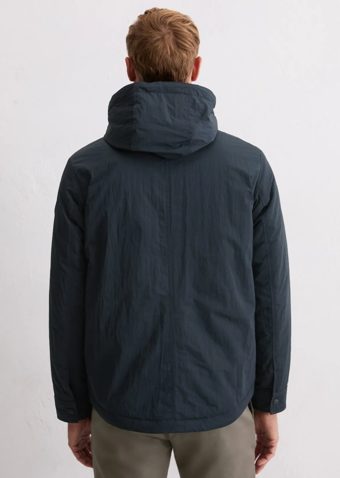 Leicht wattierte Jacke regular mit abnehmbarer Kapuze