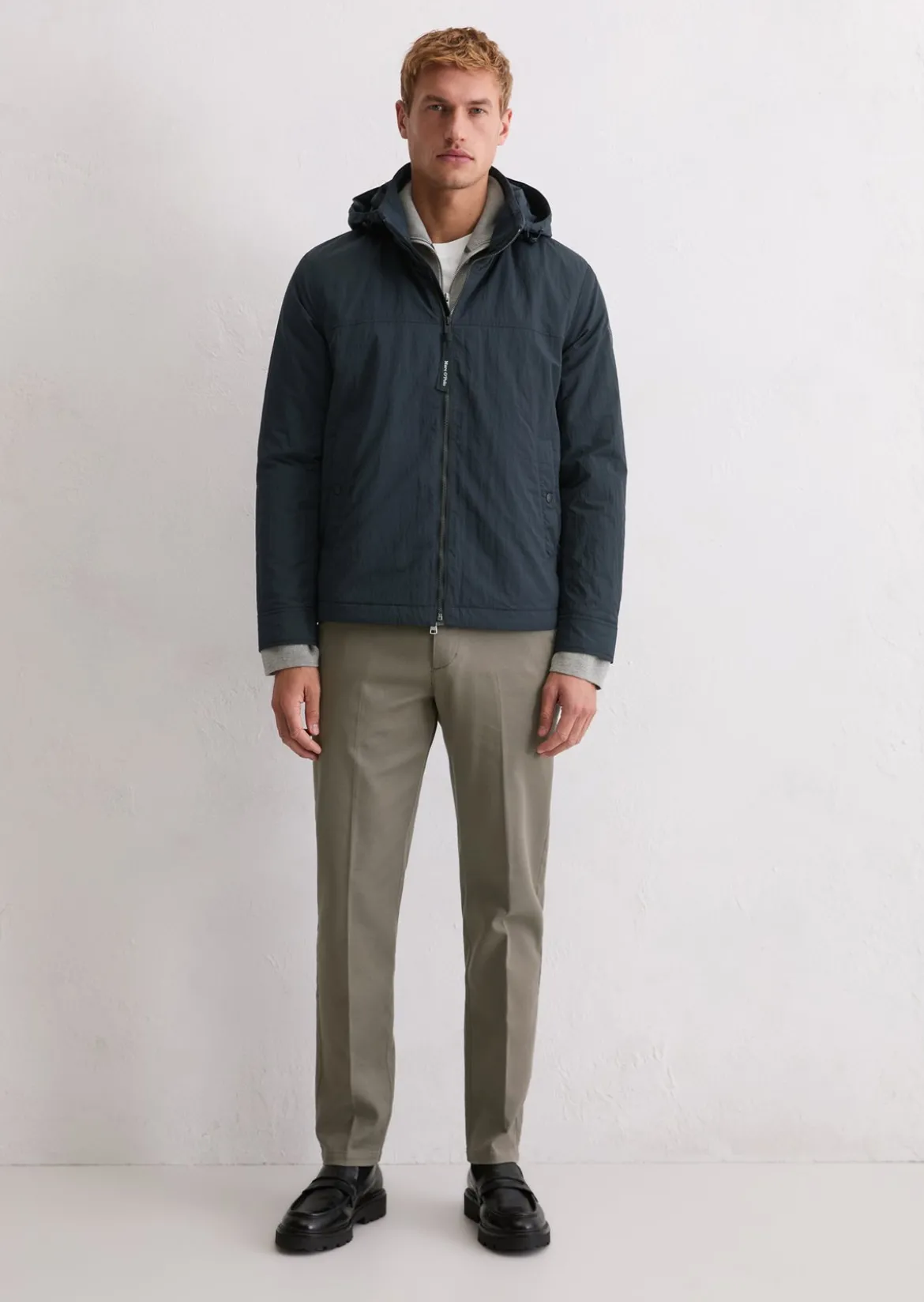 Leicht wattierte Jacke regular mit abnehmbarer Kapuze