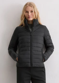 Leichte Steppjacke fitted mit recycelten Materialien