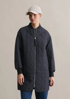 Leichter Steppmantel relaxed aus recyceltem Nylon