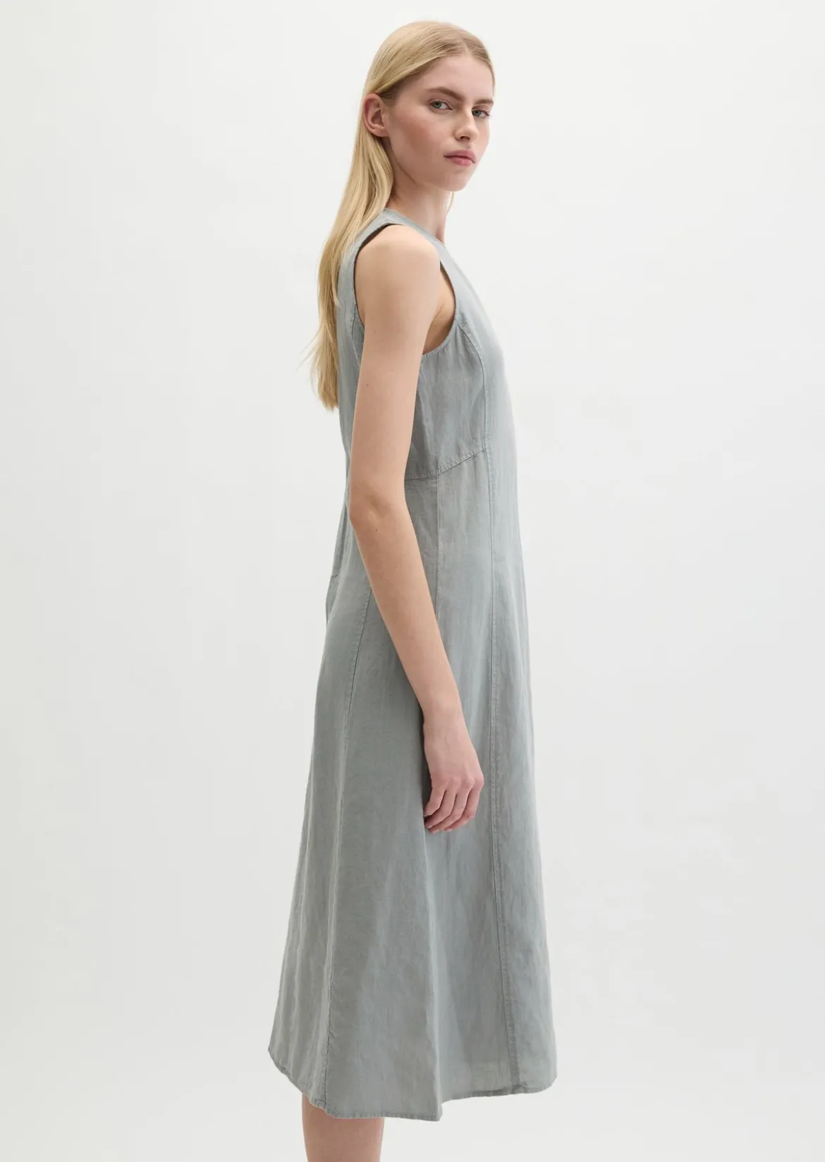 Leinenkleid shaped mit nahtfeinem Reißverschluss